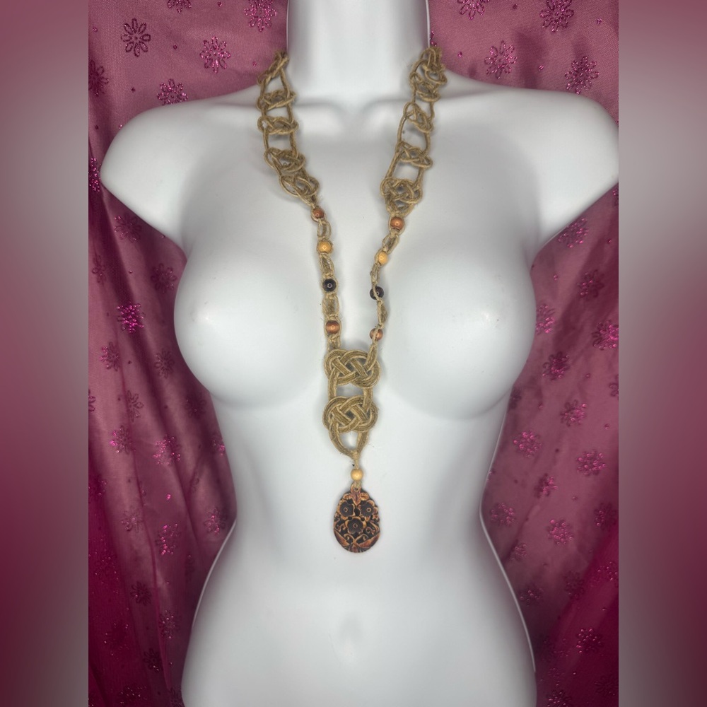 Vintage Wooden Floral Rope Pendant Necklace